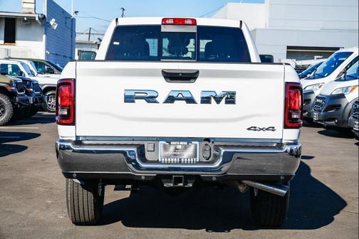 2026 RAM 3500 Tradesman Crew Cab 4x4 6'4' Box