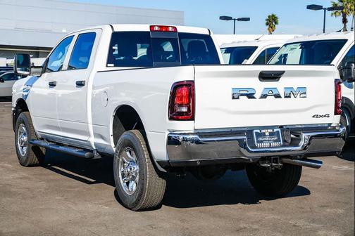 2026 RAM 3500 Tradesman Crew Cab 4x4 6'4' Box