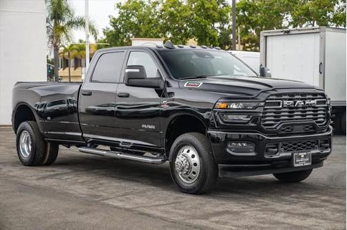 2025 RAM 3500 Big Horn Crew Cab 4x4 8' Box