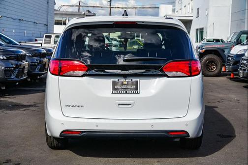 2026 Chrysler Voyager LX