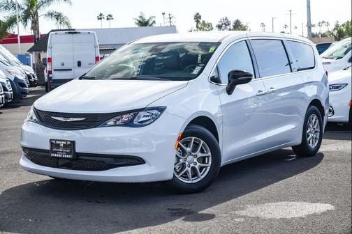 2026 Chrysler Voyager LX