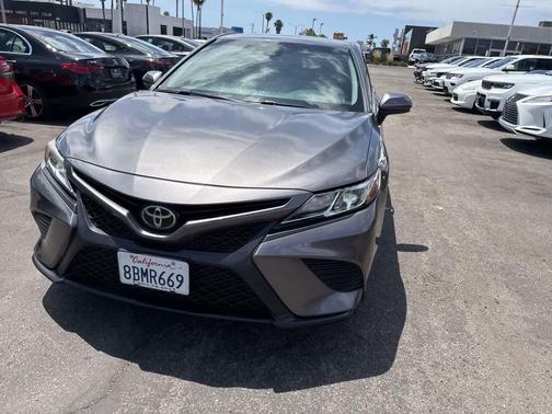 Predawn Gray Mica 2018 Toyota Camry SE
