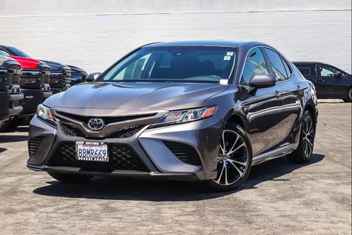 Predawn Gray Mica 2018 Toyota Camry SE