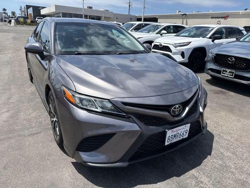 Predawn Gray Mica 2018 Toyota Camry SE