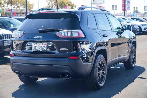 2022 Jeep Cherokee Latitude Lux