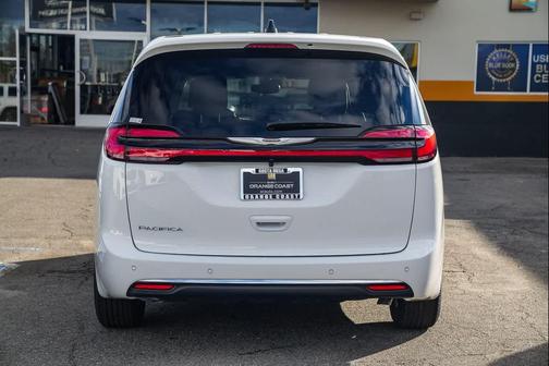 2026 Chrysler Pacifica L