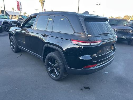 2023 Jeep Grand Cherokee Altitude