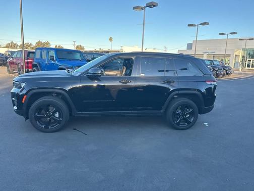 2023 Jeep Grand Cherokee Altitude