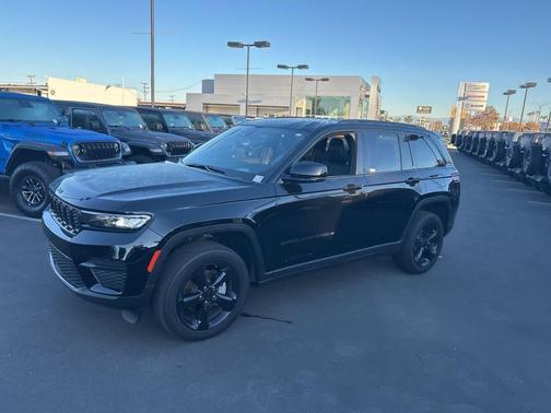 2023 Jeep Grand Cherokee Altitude