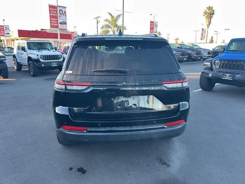 2023 Jeep Grand Cherokee Altitude