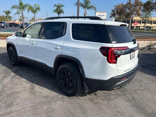 2023 GMC Acadia AWD AT4