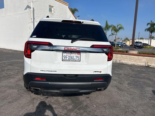 2023 GMC Acadia AWD AT4
