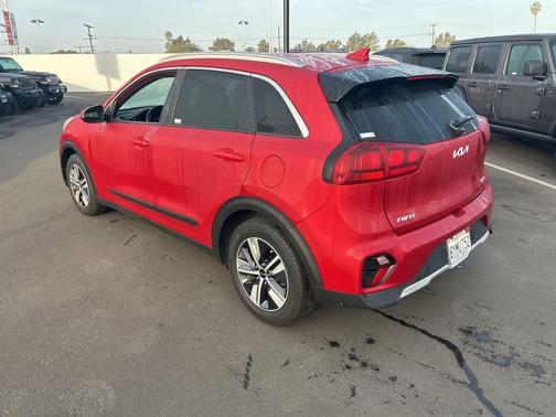 2022 Kia Niro LXS