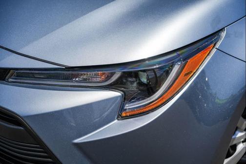 Celestite 2025 Toyota Corolla LE
