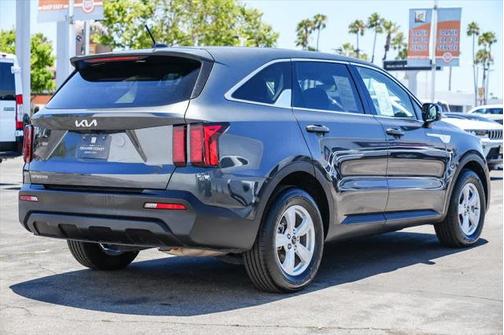 2023 Kia Sorento LX