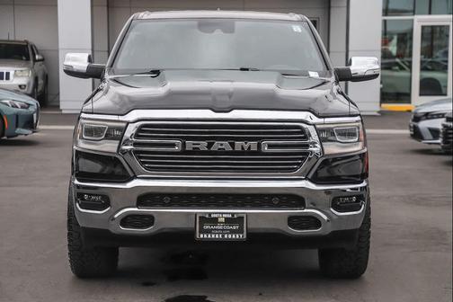 Diamond Black Crystal Pearlcoat 2023 RAM 1500 Laramie