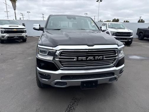 Diamond Black Crystal Pearlcoat 2023 RAM 1500 Laramie