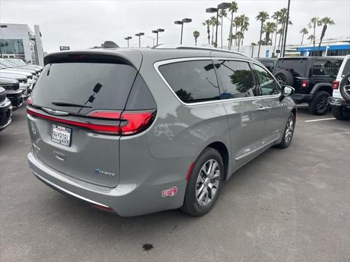 2023 Chrysler Pacifica L