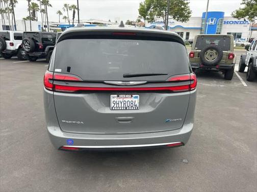 2023 Chrysler Pacifica L