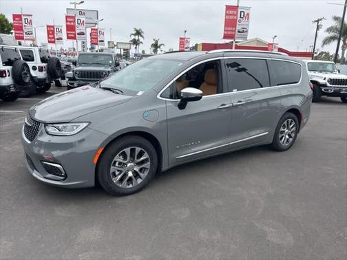 2023 Chrysler Pacifica L