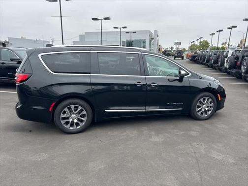 2021 Chrysler Pacifica L