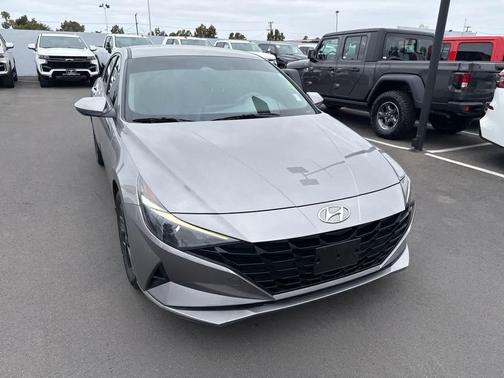 Fluid Metal 2023 Hyundai ELANTRA SEL