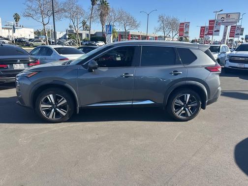 2022 Nissan Rogue SL