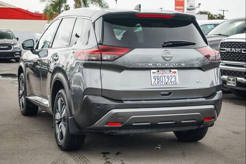 2022 Nissan Rogue SL