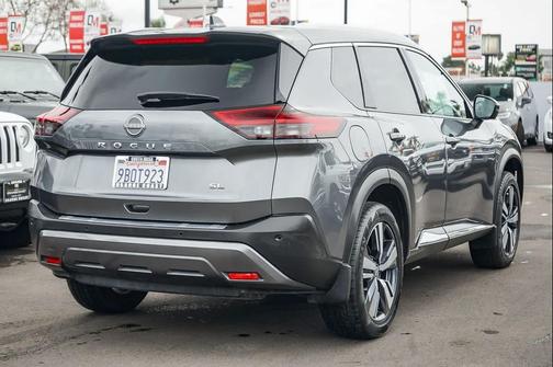 2022 Nissan Rogue SL