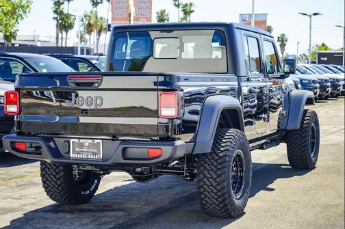 Black Clearcoat 2026 Jeep Gladiator Sport