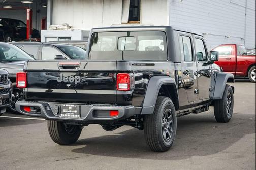 2026 Jeep Gladiator Sport