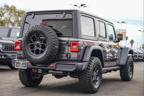 2025 Jeep Wrangler 4xe Willys