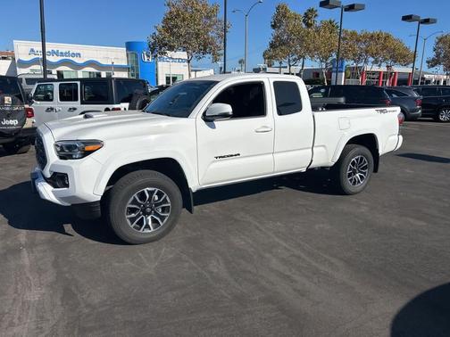 2022 Toyota Tacoma TRD Sport