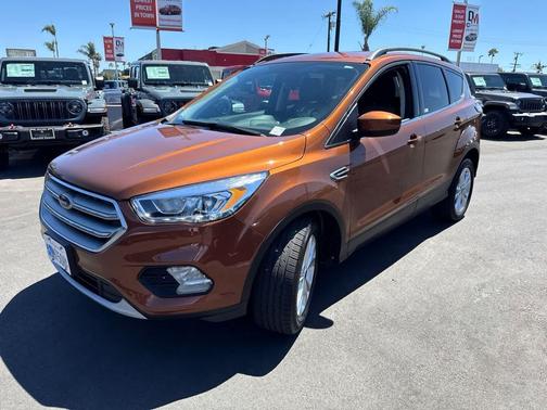 Canyon Ridge Metallic 2017 Ford Escape SE