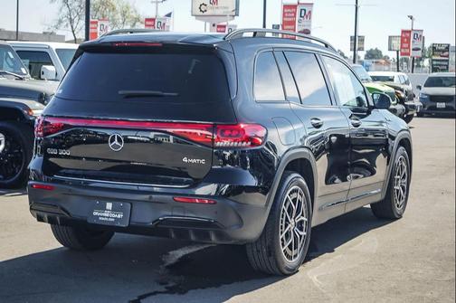 2022 Mercedes-Benz EQB 300 4MATIC