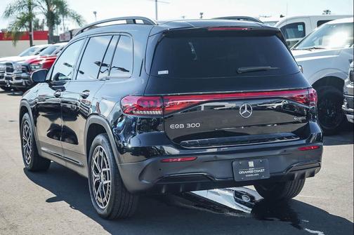 2022 Mercedes-Benz EQB 300 4MATIC