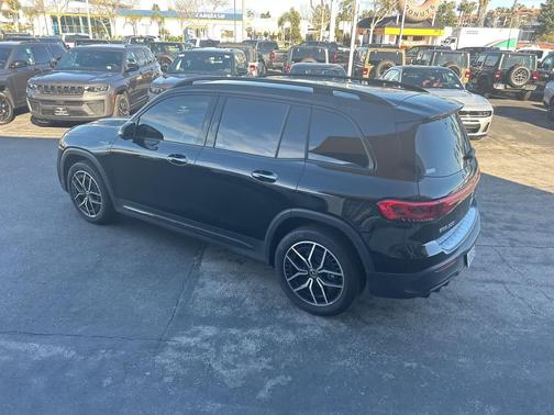 2022 Mercedes-Benz EQB 300 4MATIC