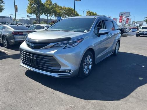 2022 Toyota Sienna Platinum 7 Passenger