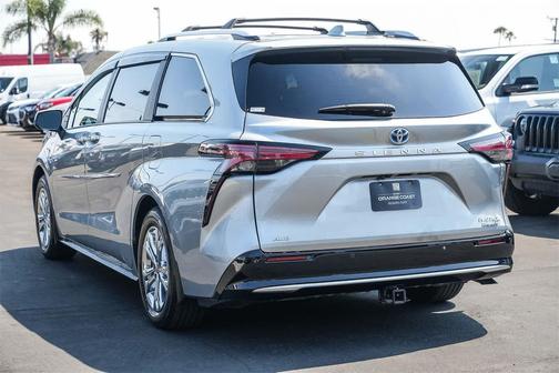 2022 Toyota Sienna Platinum 7 Passenger