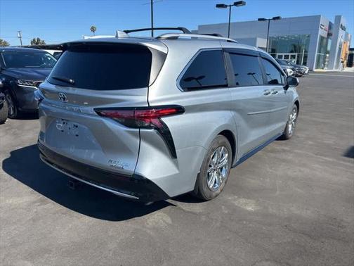 2022 Toyota Sienna Platinum 7 Passenger
