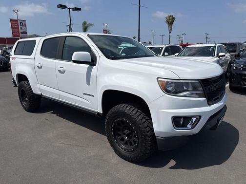 Summit White 2017 Chevrolet Colorado LT