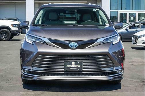 2022 Toyota Sienna Limited