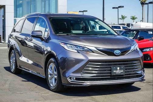 2022 Toyota Sienna Limited