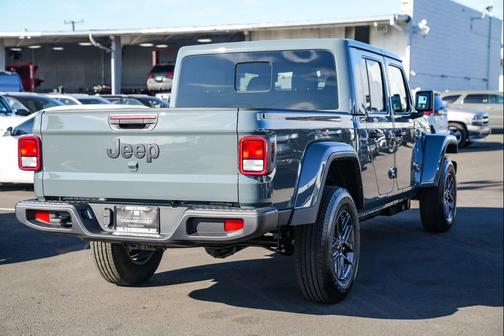 2026 Jeep Gladiator Sport S