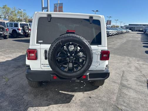 2025 Jeep Wrangler 4xe Sahara
