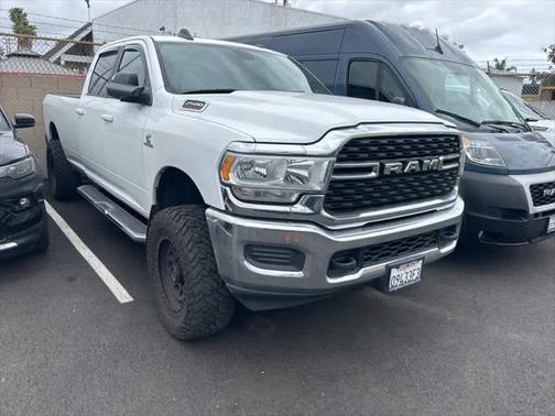 2022 RAM 2500 Big Horn Crew Cab 4x4 8' Box