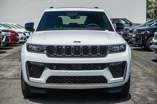 Bright White Clearcoat 2026 Jeep Grand Cherokee Limited