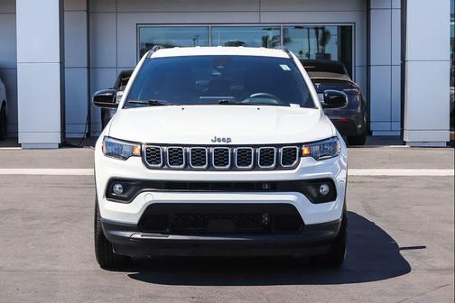 Bright White Clearcoat 2024 Jeep Compass Latitude