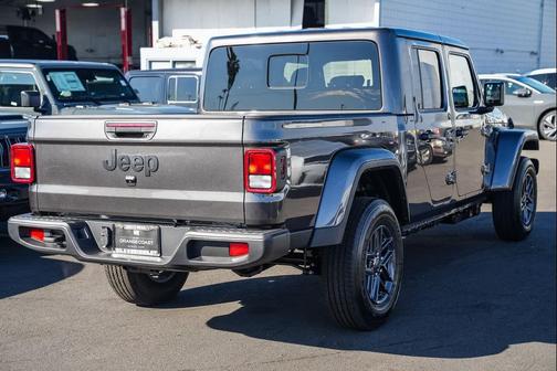 2026 Jeep Gladiator Sport S