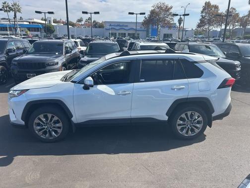 2023 Toyota RAV4 XLE Premium